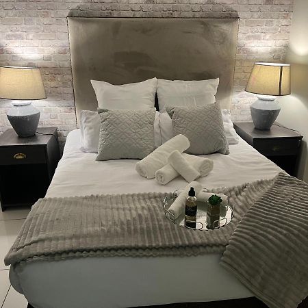The Den Marensky Towers Apartment Windhoek Ngoại thất bức ảnh