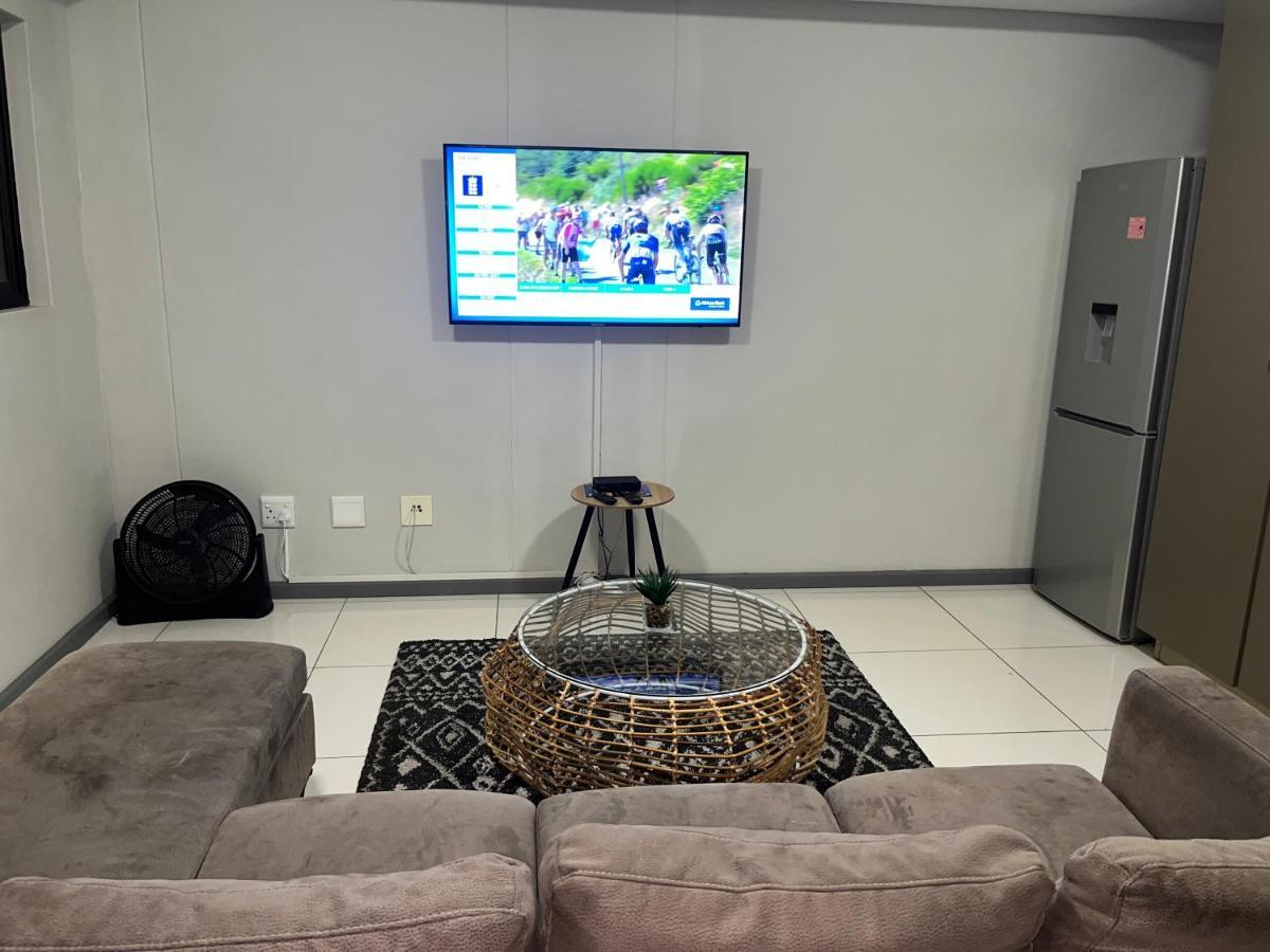 The Den Marensky Towers Apartment Windhoek Ngoại thất bức ảnh