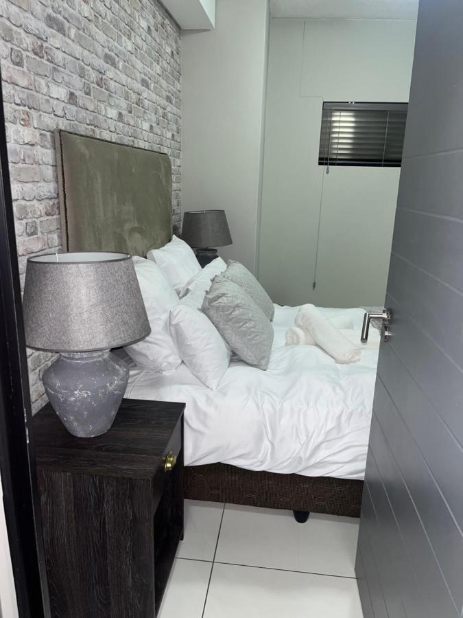 The Den Marensky Towers Apartment Windhoek Ngoại thất bức ảnh